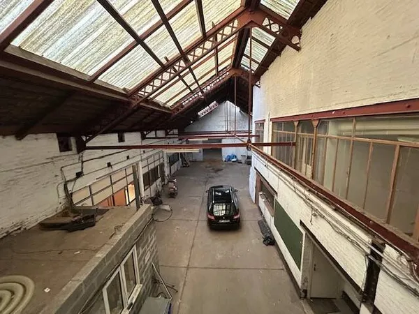 Entrepôt 1223 m²