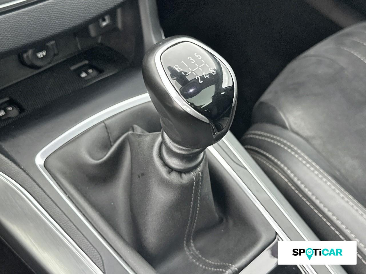 Peugeot 308 1.2 puretech 130ch e6.3 s&s gt line — photo 14