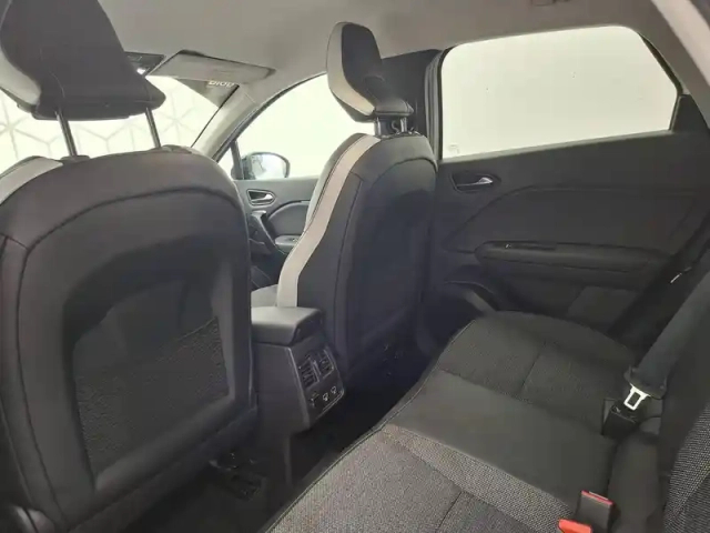 Renault Captur e-tech plug-in 160 — photo 7
