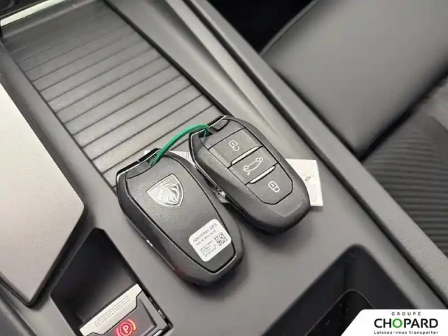Peugeot 408 electrique 58 kwh 210ch — photo 53