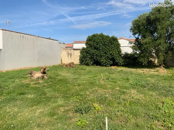 Terrain constructible 567 m2 entièrement viabilisé agglomération La Rochelle