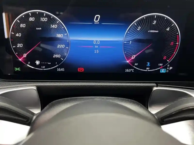 Mercedes Glb 200 d amg line — photo 12