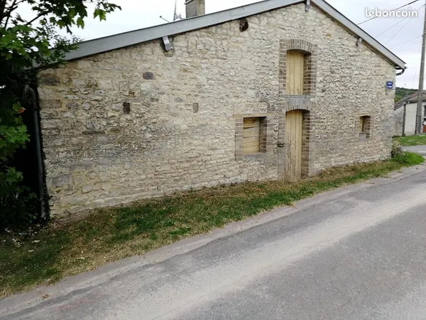 Petite maison en pierre à vendre