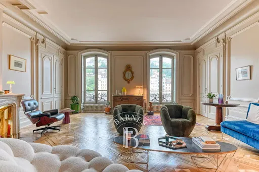 Appartement 5 pièces 200 m²