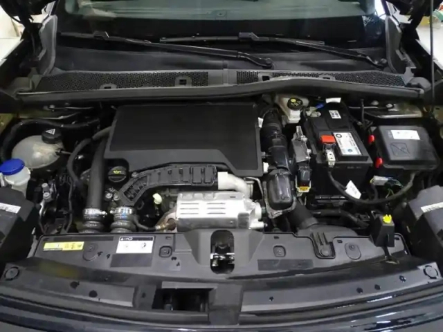 Peugeot 2008 1.2 puretech 130ch s&amp;s gt — photo 11