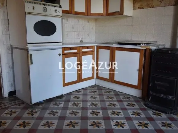 4 pièces dans maison de village - SAINT-LAURENT-DU-VAR