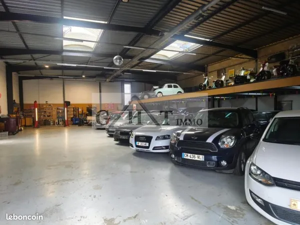 Local bureaux 740 m²