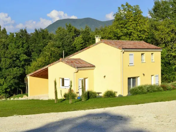 Villa meublée récente très au calme (Dieulefit)