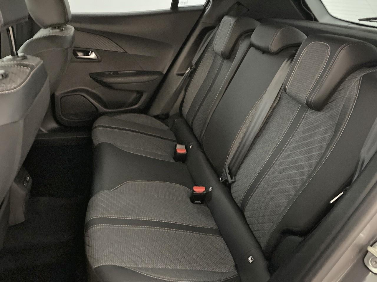 Peugeot 2008 hybrid 145 ch e-dcs6 allure — photo 10