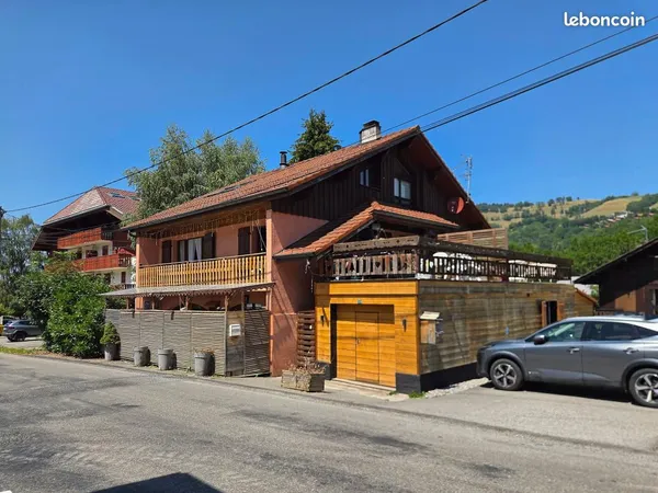 Chalet 10 pièces 235 m²