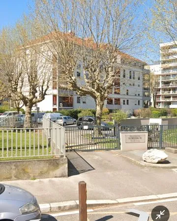 Parking plein air sécurisé
