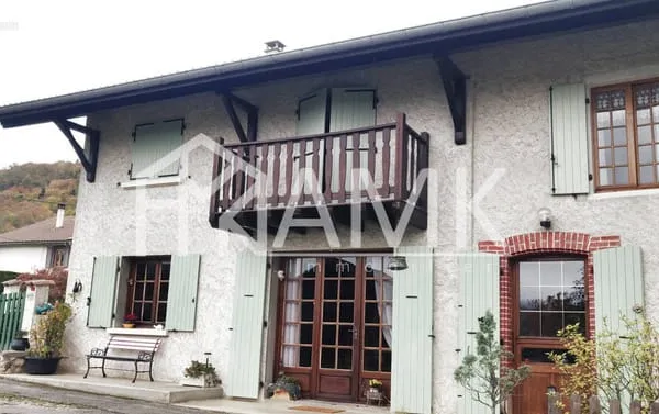 Maison St Geoire en valdaine 170 M2 4 chambres avec terrain de 740 m2