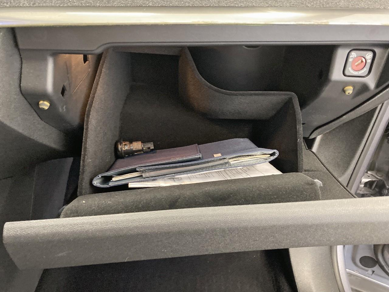 Peugeot 3008 hybrid 225 e-eat8 allure pack — photo 27