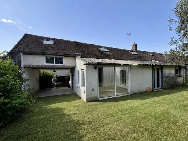 Charmante maison 2 chambres à Villemer avec jardin