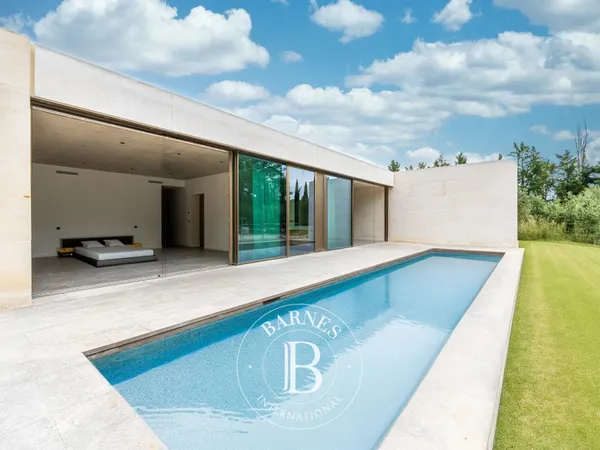 AIX-EN-PROVENCE - VILLA ULTRA CONTEMPORAINE - 270m² PLAIN PIED - BEAUX VOLUMES - PRESTATIONS HAUT DE