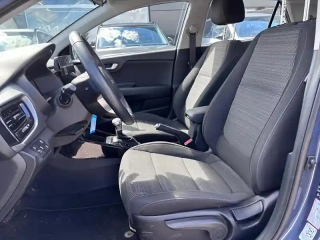 Kia Stonic 1.0 t-gdi 100ch active dct7 — photo 11