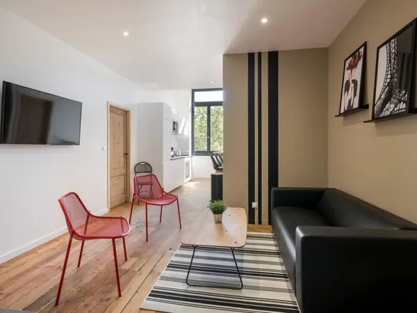 rare - chambre avec salle d'eau et wc privatif