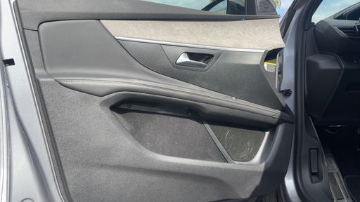 Peugeot 5008 1.5 BlueHDi 130 EAT8 - GT – 2023 – 78451 km – Diesel – Boîte Automatique — photo 33