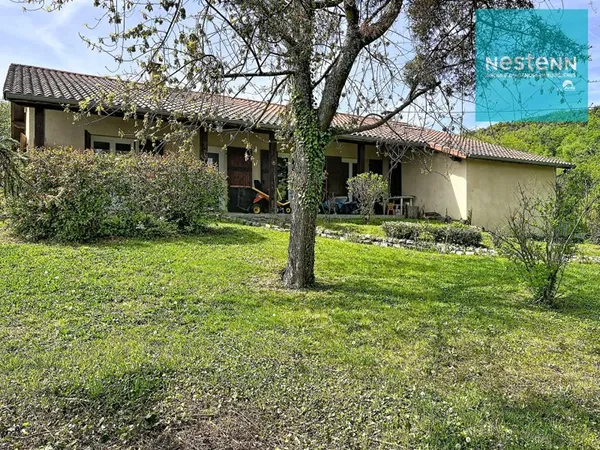 Maison Montbrison - Plain pied - 3 chambres , possibilité 4 - secteur calme - beau terrain