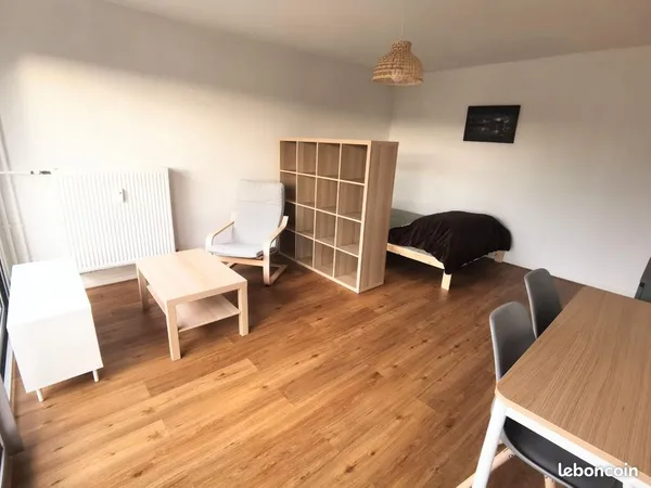 Joli studio meublé Queuleu avec parking