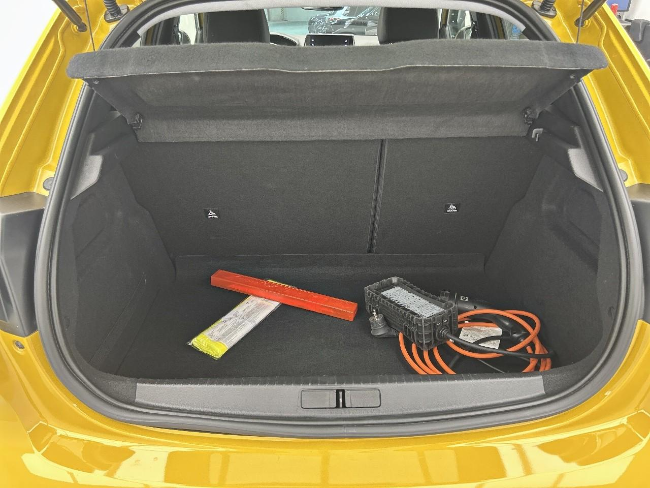 Peugeot 208 electrique 50 kwh 136ch allure — photo 14