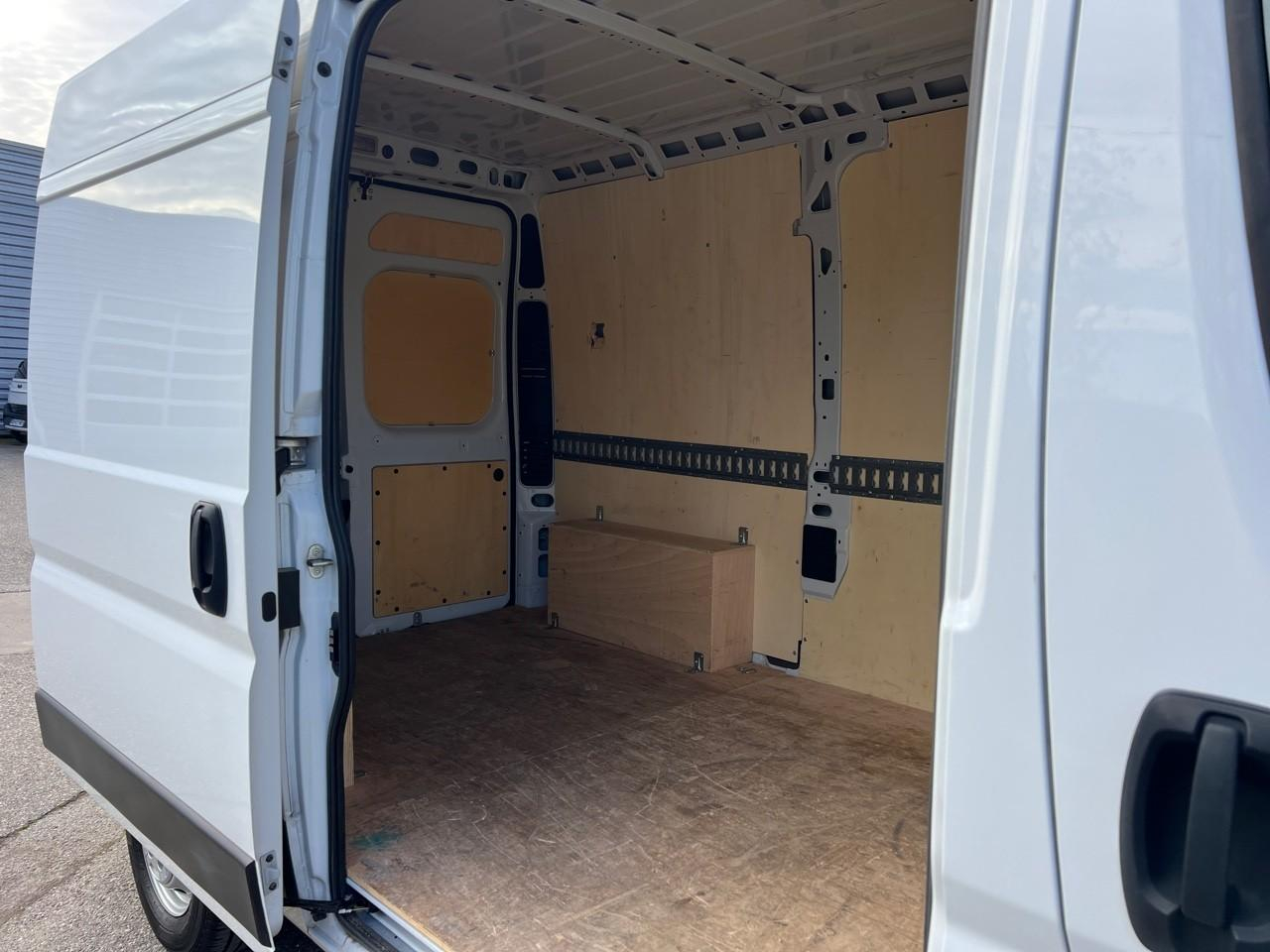 Citroën Jumper 30 l2h2 2.2 bluehdi 140 s&s club — photo 10