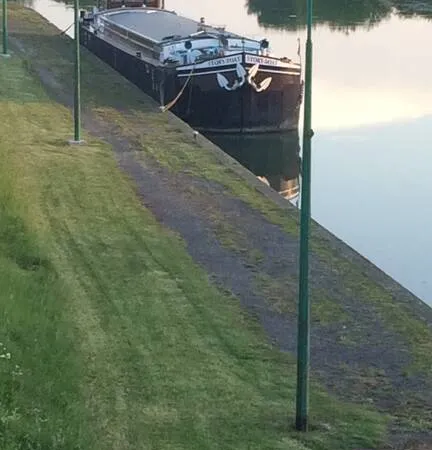 Péniche 200 m²