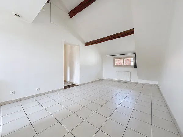 Appartement Etrechy centre - 2 pièces 47.83 m2 - dernier étage - lumineux - cave