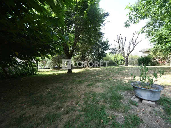 Terrain 624 m²