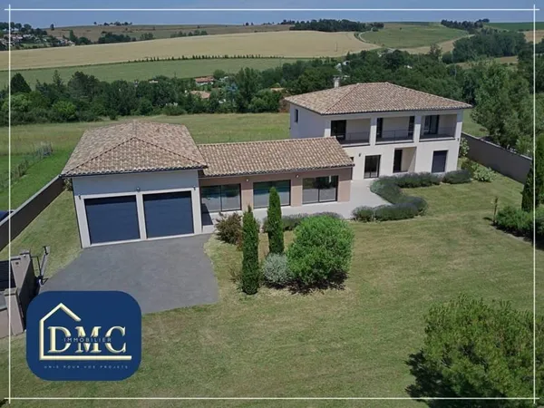 Maison 7 pièces 242 m²