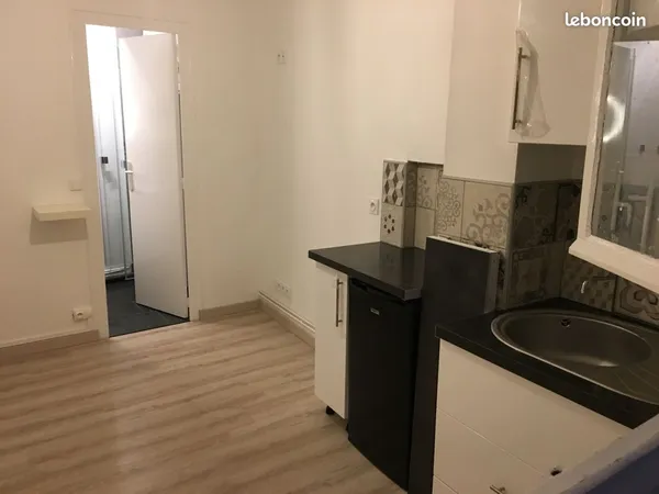 Studio calme ensoleille hyper centre bdx meriadeck