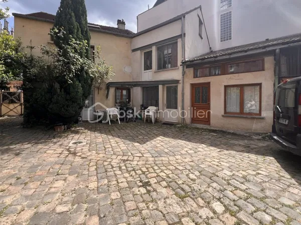 Maison 13 pièces 223 m²