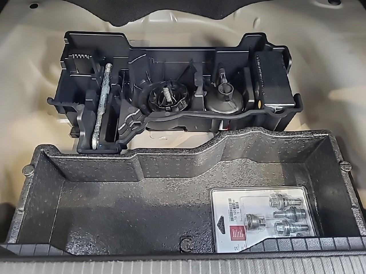 Peugeot 2008 puretech 100 s&s bvm6 style — photo 25