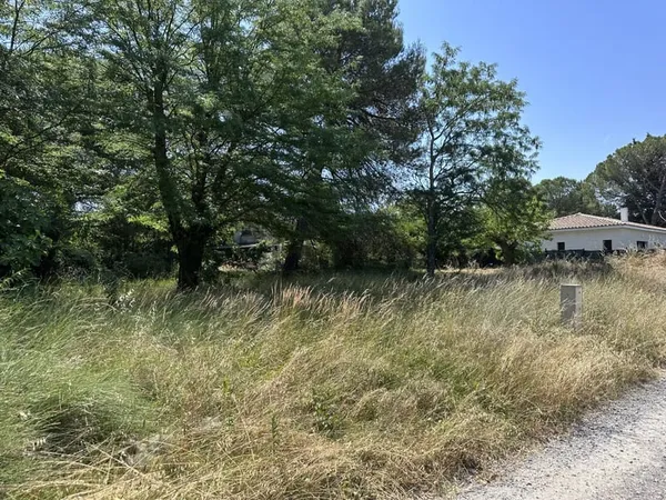 TERRAIN CONSTRUCTIBLE DE 1330m2