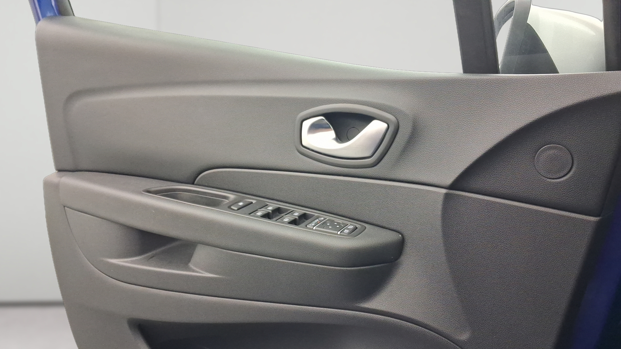 Renault Captur TCe 130 FAP — photo 20