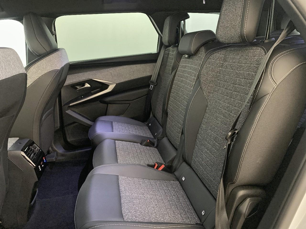 Peugeot 5008 hybrid 145 ch e-dcs6 allure — photo 10