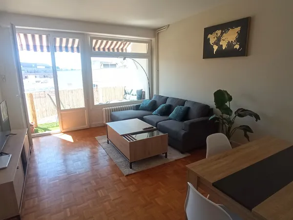 Loue chambre en colocation dans appartement