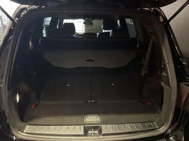 Mercedes Glb 200 d amg line — photo 27