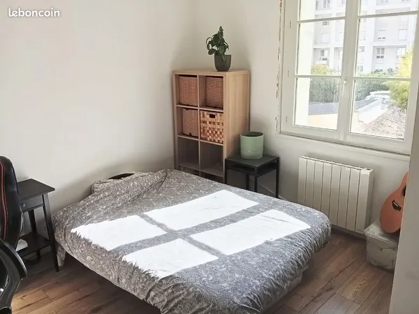 Appartement - 2 pièces - 42m² - Etage 1/3