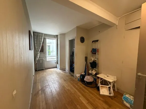 Loge de gardien à rénover - Paris 17