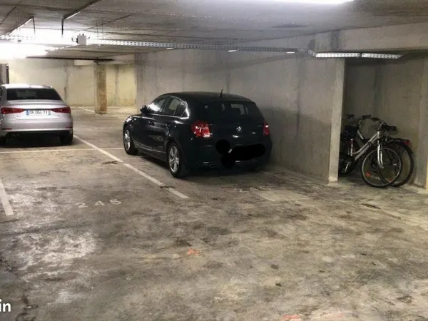A louer parking sécurisé intérieur Arcachon Centre