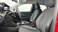 Peugeot 2008 1.2 PureTech 100ch S&S Allure Pack — photo 9