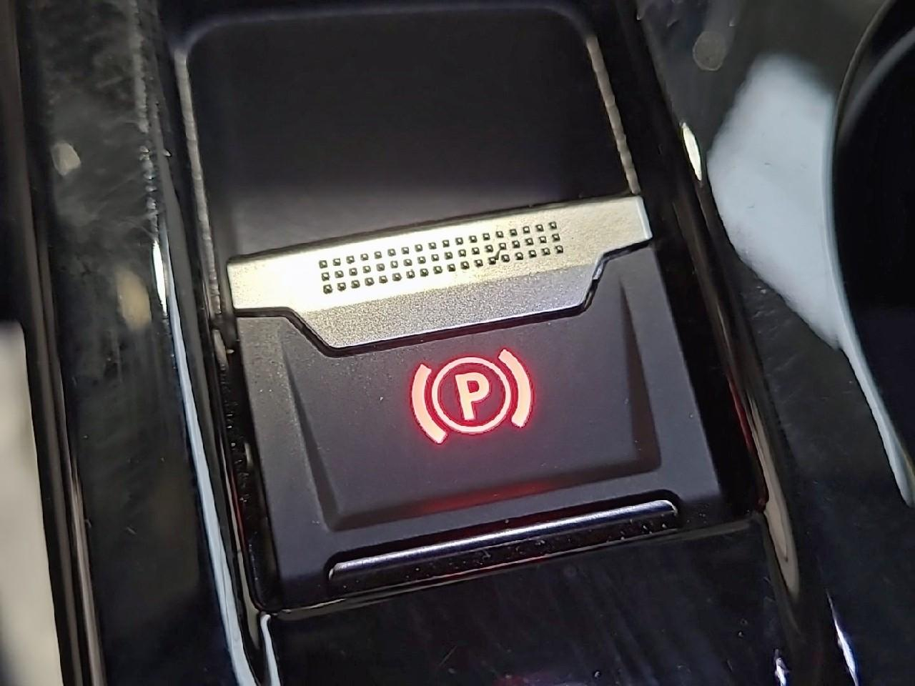 Peugeot 2008 hybrid 145 ch e-dcs6 allure — photo 28