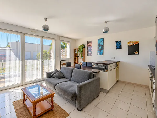 Appartement 2 pièces à vendre à Saint Aubin d'Aubigné - Rez-de-chaussée avec jardin et garage. Proch