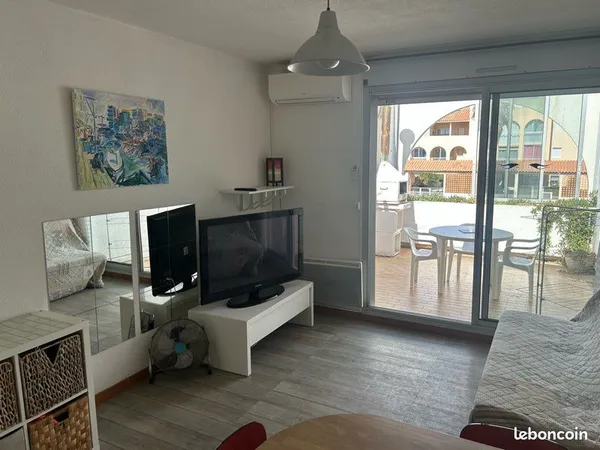Joli t2 de 32 m2 + terrasse et pkg