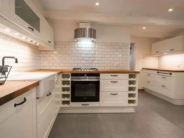 Maison de caractère - 181.9m ²