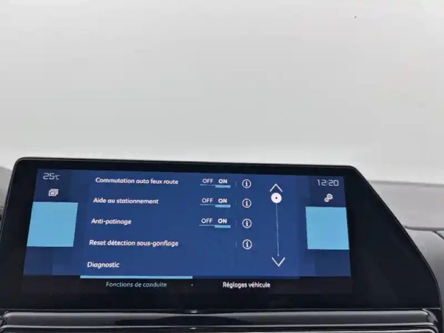 Citroën C5 Aircross hybride rechargeable 225 e-eat8 — photo 24