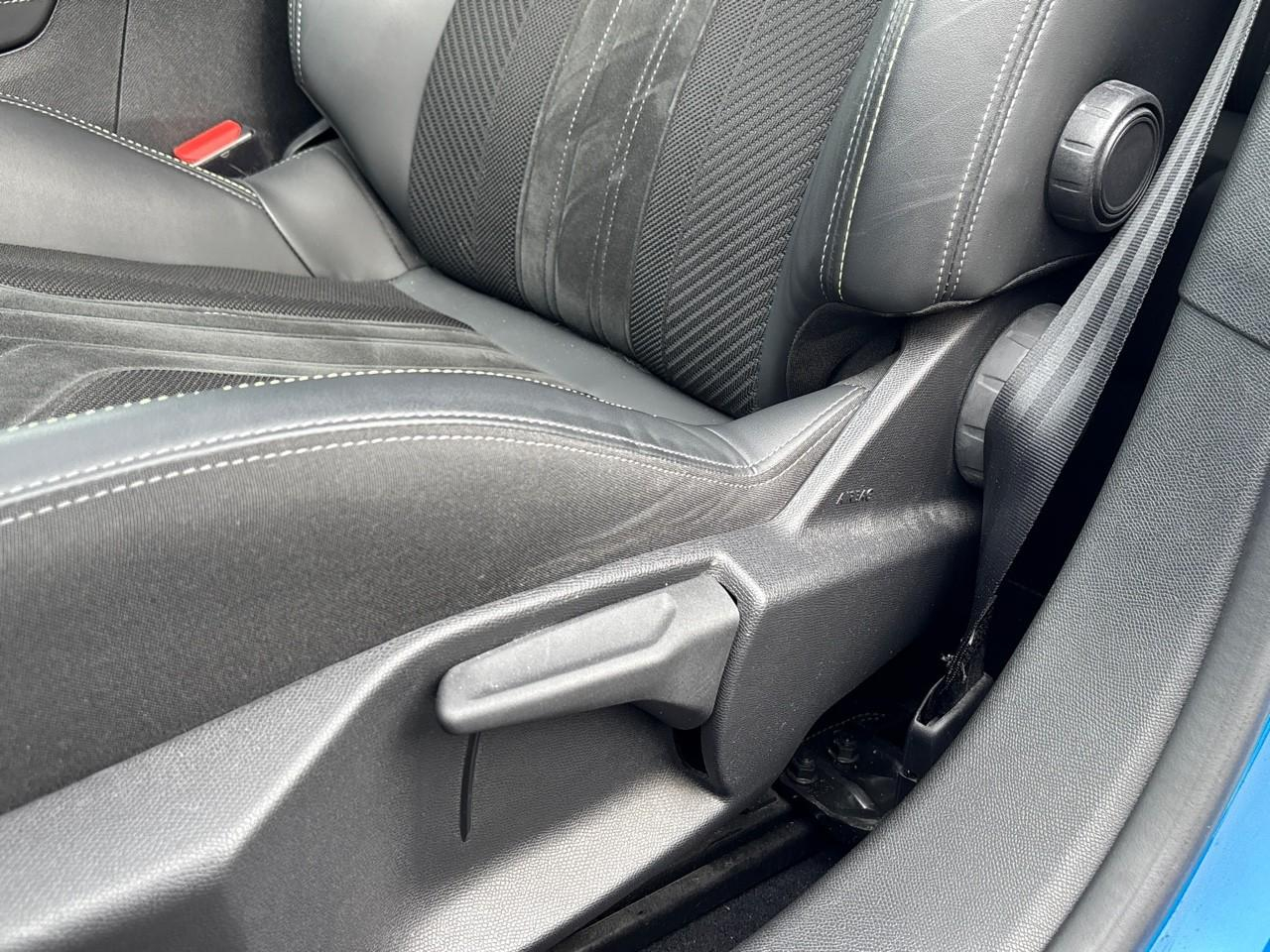 Peugeot 308 phev 180ch gt e-eat8 — photo 19