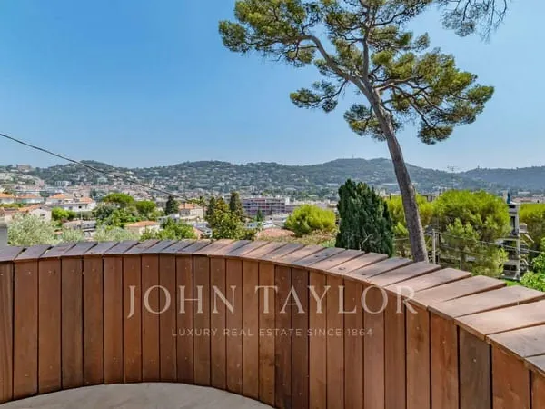 Appartement 5 pièces 181 m²