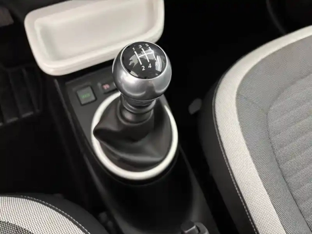 Renault Twingo iii 0.9 tce 90 energy e6c — photo 36